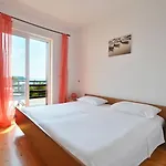 Lea Apartment *